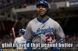 funny-sports-pictures-a-little-snack-mlb-baseball-los-angeles-dodgers-peanut-butter-snack